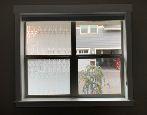 Before and after demonstration of the Avalaon semi-private window film design.